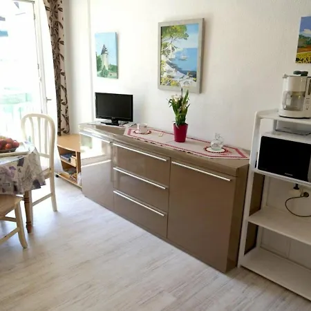 4 Pers. A Luchon - Balcons Sud, Parking Et Proximite Thermes Et Commerces - Fr-1-313-151