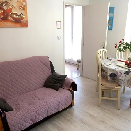 Apartament 4 Pers. A Luchon - Balcons Sud, Parking Et Proximite Thermes Et Commerces - Fr-1-313-151