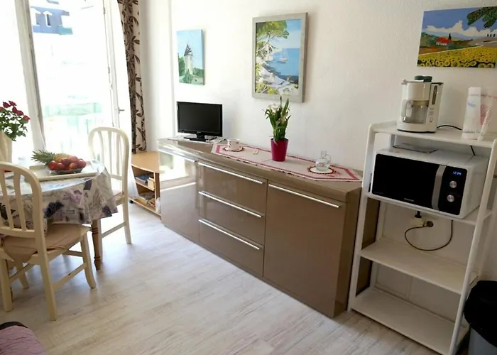 4 Pers. A Luchon - Balcons Sud, Parking Et Proximite Thermes Et Commerces - Fr-1-313-151