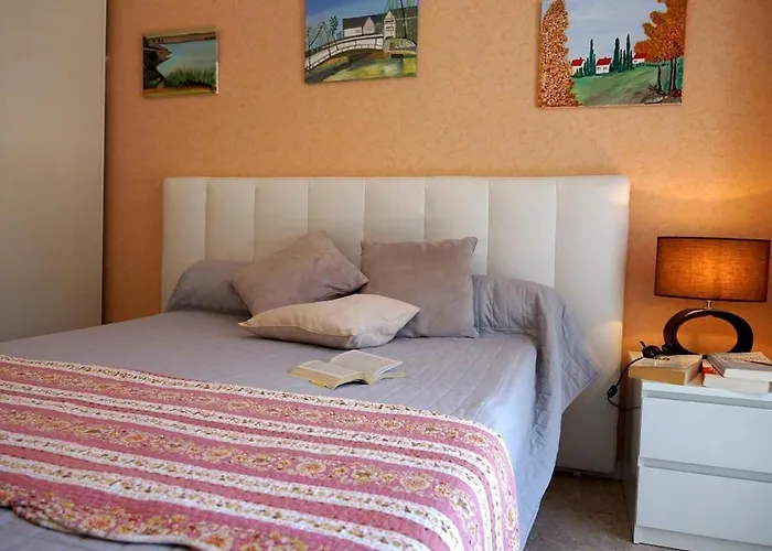 Apartment 4 Pers. A Luchon - Balcons Sud, Parking Et Proximite Thermes Et Commerces - Fr-1-313-151