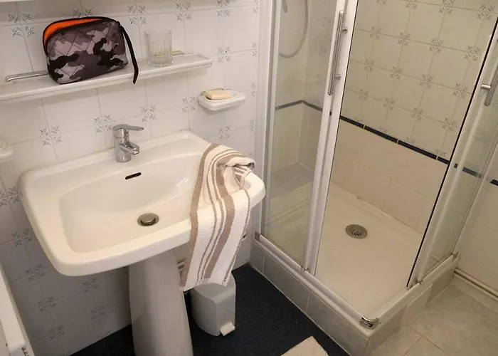 4 Pers. A Luchon - Balcons Sud, Parking Et Proximite Thermes Et Commerces - Fr-1-313-151 * Bagnères-de-Luchon